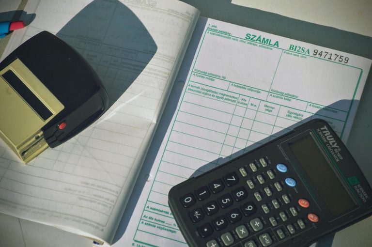 Dlaczego warto wynająć biuro rachunkowe do obsługi podatkowej oraz kadrowej?