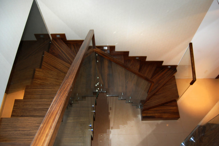 Schody spiralne - poznaj ten typ schodów